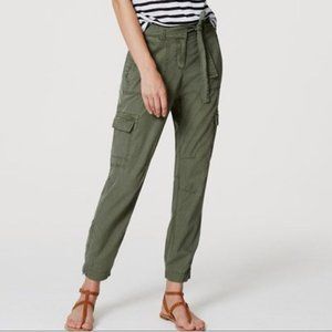 Ann Taylor LOFT Belted Gray Cargo Pants Size 2